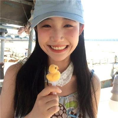 街上流行红裙子